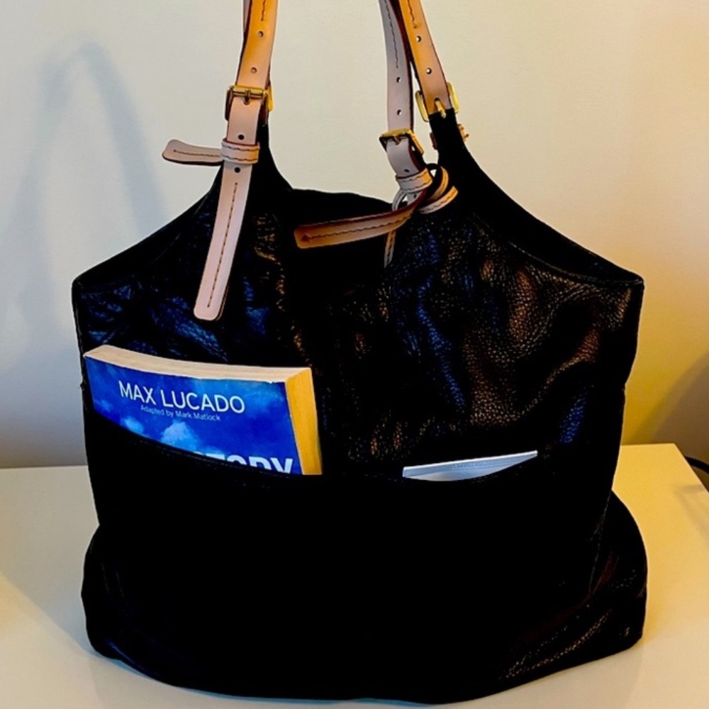 Michael Kors Black Leather Tote Bag with lots of compartments